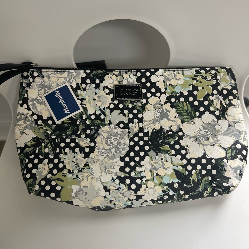 Betsey Johnson NWT Wristlet